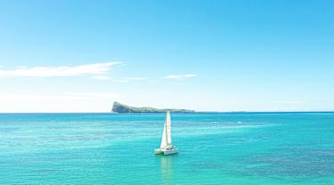 Båt på havet i Mauritius